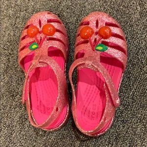 Little girl crocs cherry sandal pink